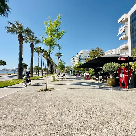 - Ggpremiumstays Beachfront - 2 Double Bedrooms First Line Exclusive View With 2 Balconies