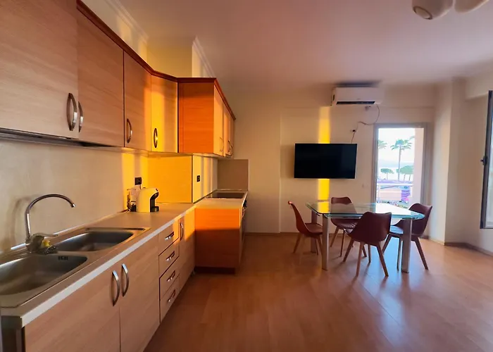 - Ggpremiumstays Beachfront - 2 Double Bedrooms First Line Exclusive View With 2 Balconies Appartamento 3*